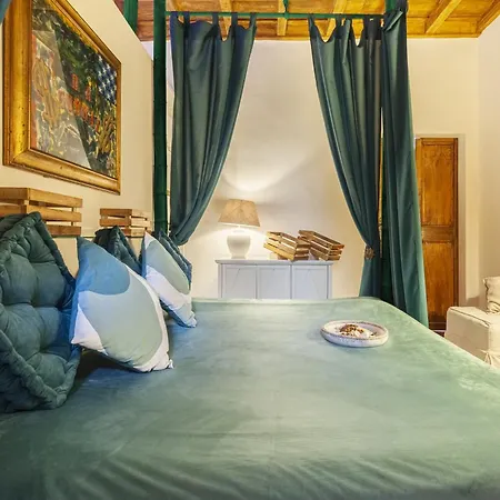 Campo Dei Fiori Luxury Gold Apartment Rome